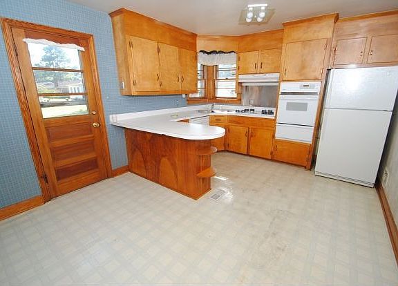 5th image of 307 Bobby Jones Dr