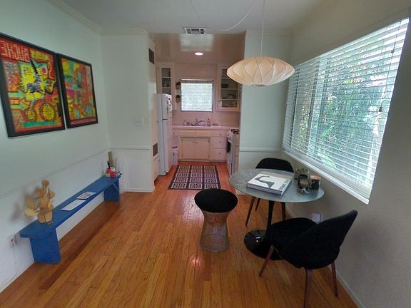 5th image of 2429 N Beachwood Dr APT 6