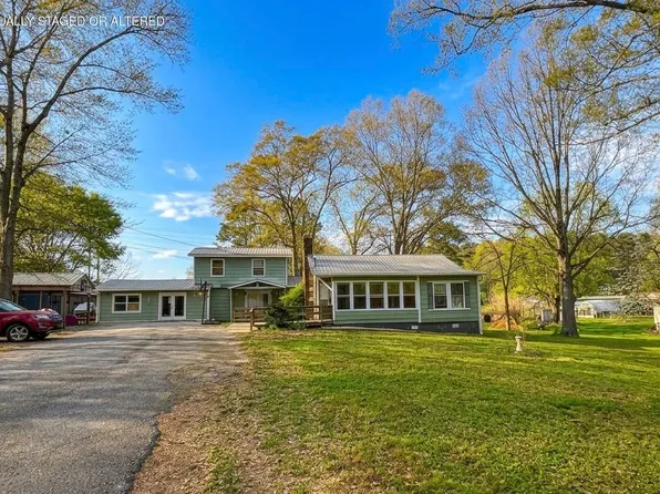 61 Walker St, Trion, GA 30753