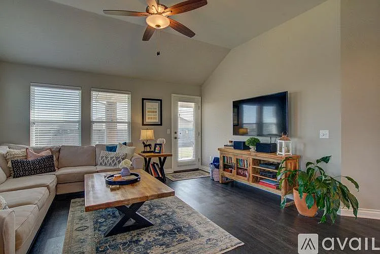 3145 Midland Valley St — Photo 6