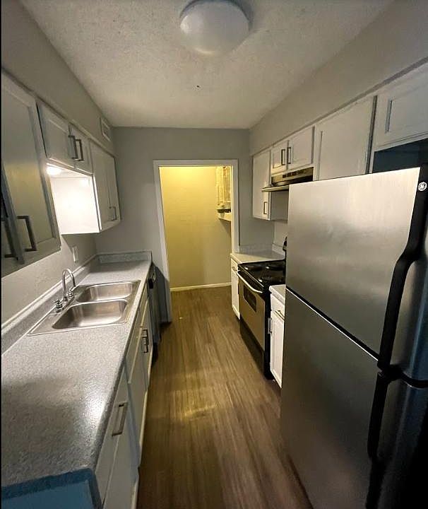 1st image of 921 Fetick Ave #F7