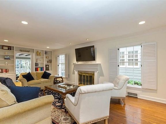 3rd image of 6409 Willow Ln