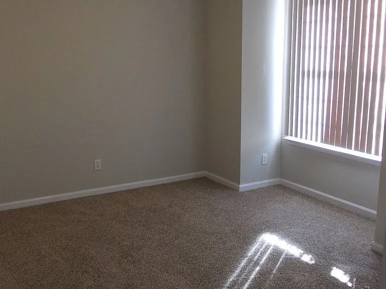 8488 Chaceview Ct — Photo 2