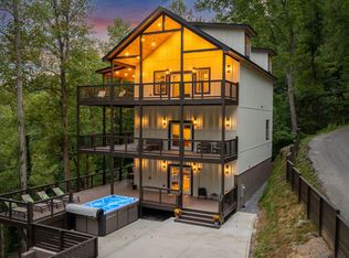 752 Loop Rd, Gatlinburg, TN 37738