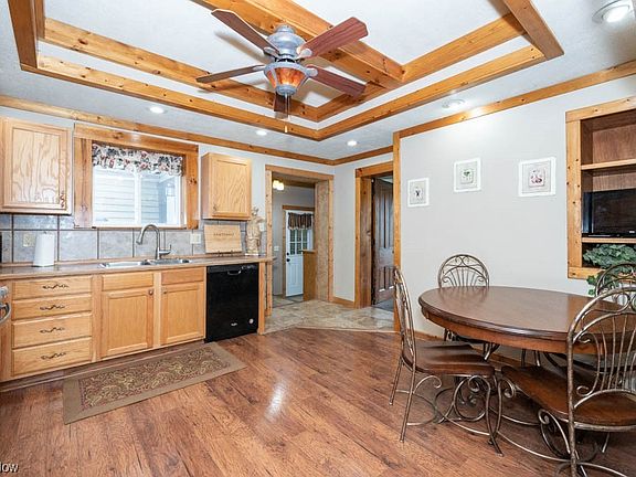4th image of 512 N Lincoln Ave