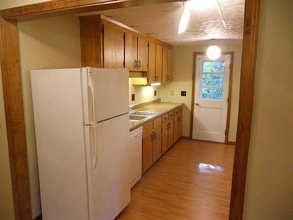 5th image of 7 Winnhaven Dr #B