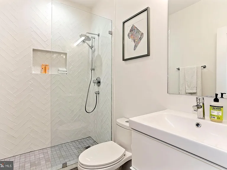 3812 13th St NW #1 — Photo 4