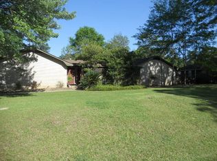 610 Maplewood Dr, Hattiesburg, MS 39402