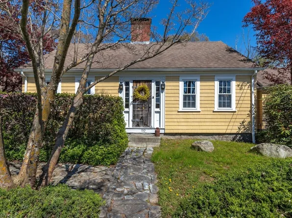 110 Hawkins St, Plainville, MA 02762