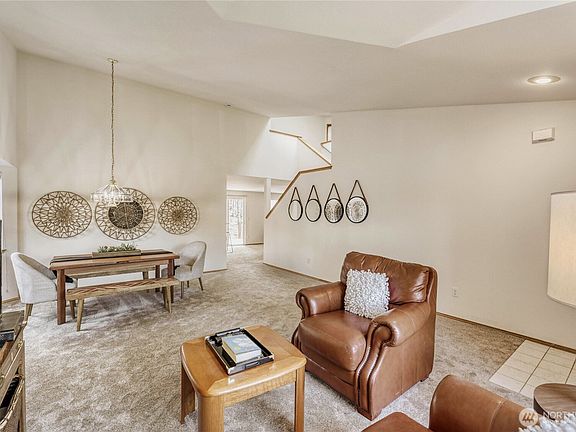 4th image of 8123 77th Avenue NE