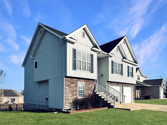 3rd image of 1219 Wildflower Rd