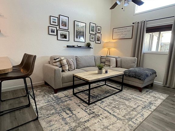 4th image of 712 N Santa Barbara Unit 31