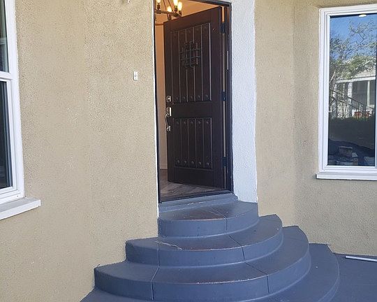 4th image of 1225 S Hayworth Ave