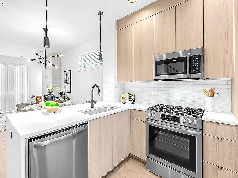 3686 SE Haig St — Photo 5