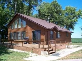 3338 450th St, Montevideo, MN 56265