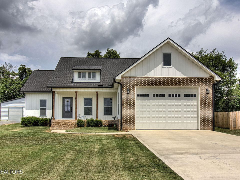 1st image of 2045 Strawberry Dr