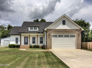 2045 Strawberry Dr, New Market, TN 37820