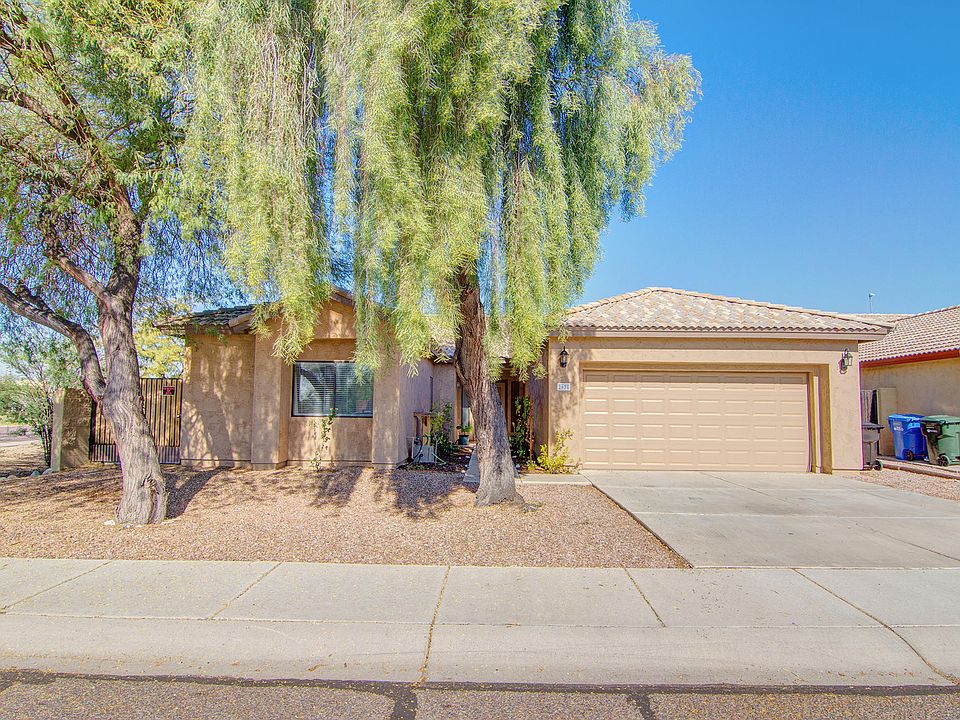 1st image of 3638 W Menadota Dr