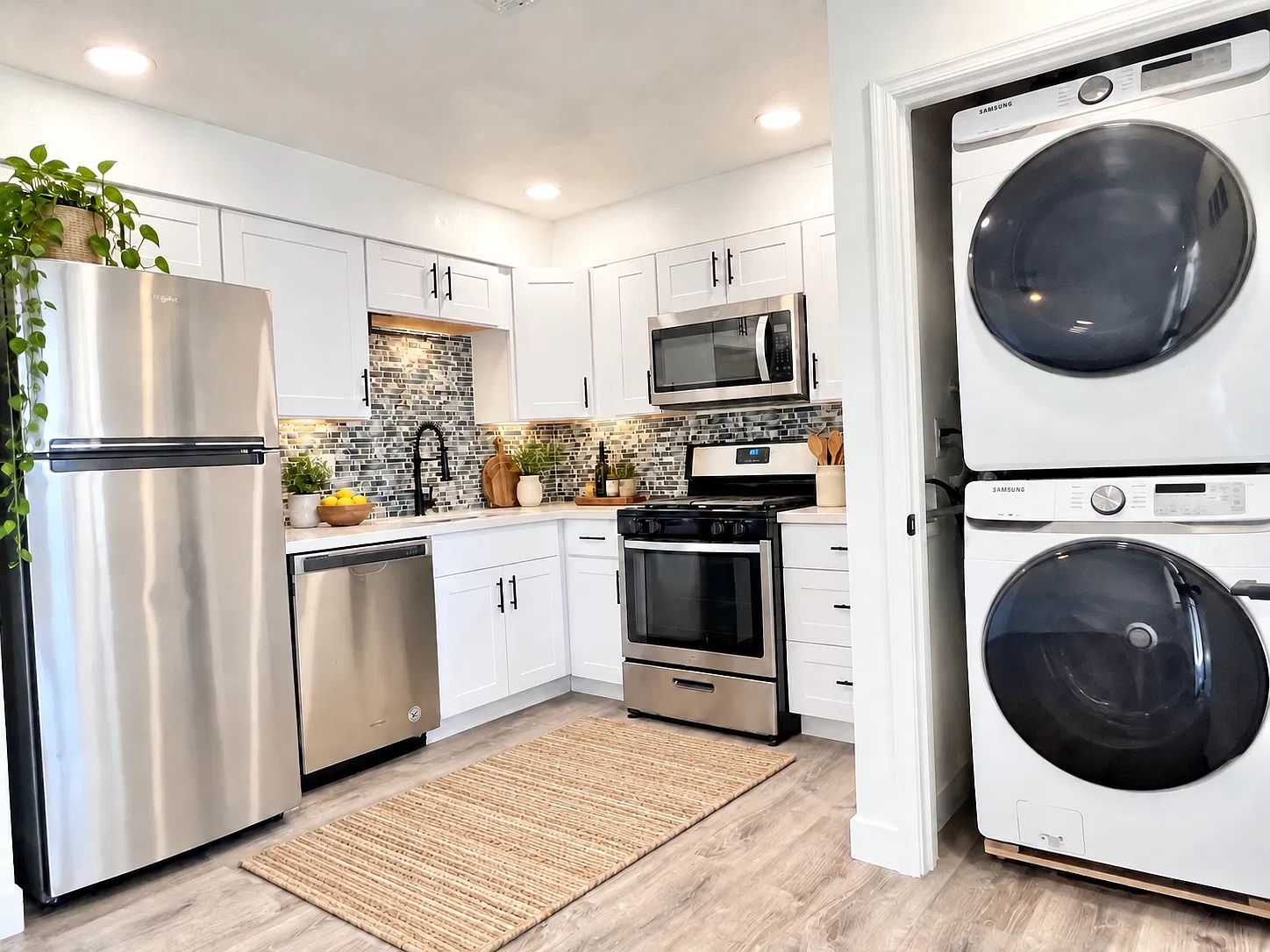 2 bed, 800 sqft, $1,595 — Photo 3