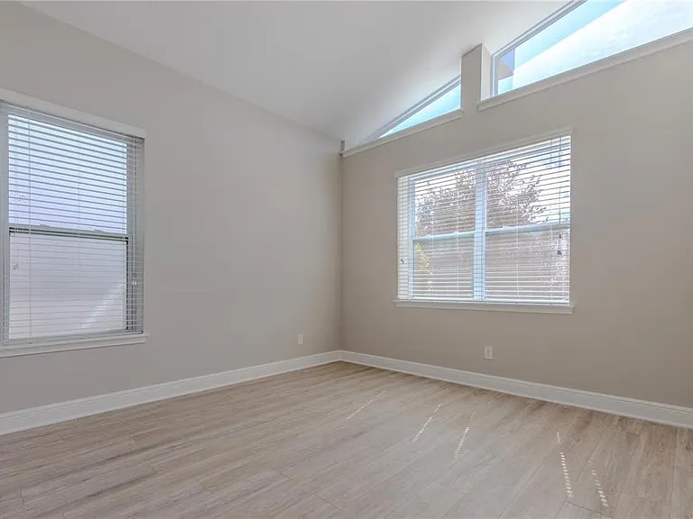 9233 Smithies St — Photo 15
