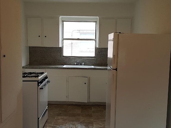 5th image of 7410 Lindencrest St APT 3