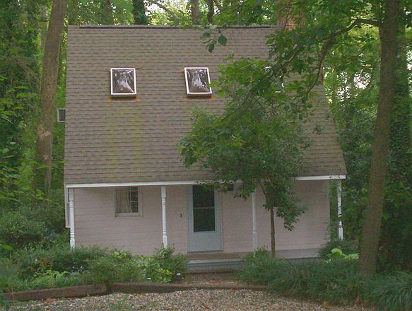 1st image of 999 W 43rd St