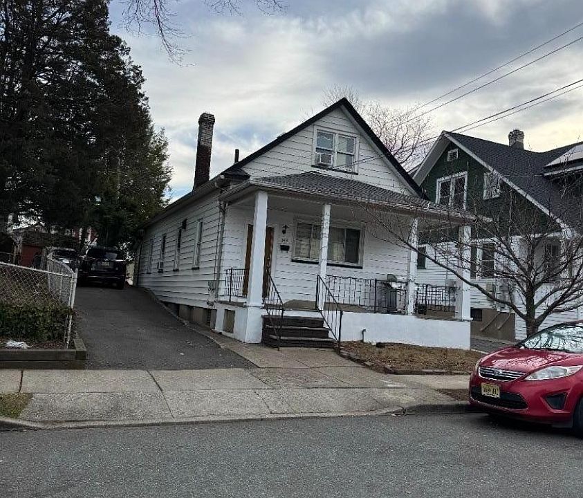 1st image of 149 W 2Nd St