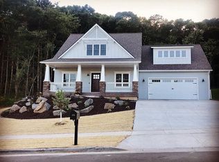 2724 Highclere Dr, Eau Claire, WI 54703