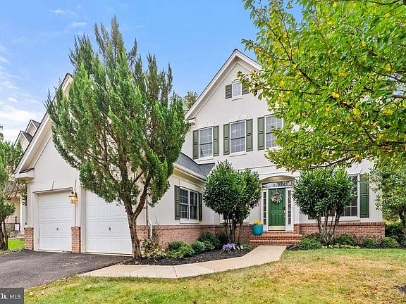 2nd image of 44021 Riverpoint Dr