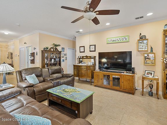 3rd image of 2731 Snapdragon Dr NW