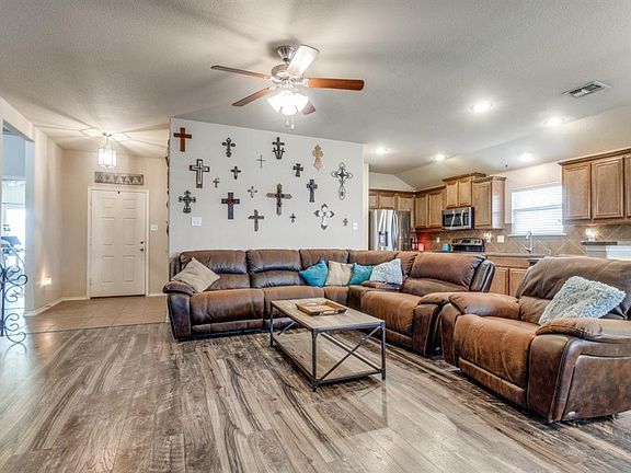 5th image of 705 Mallard Dr