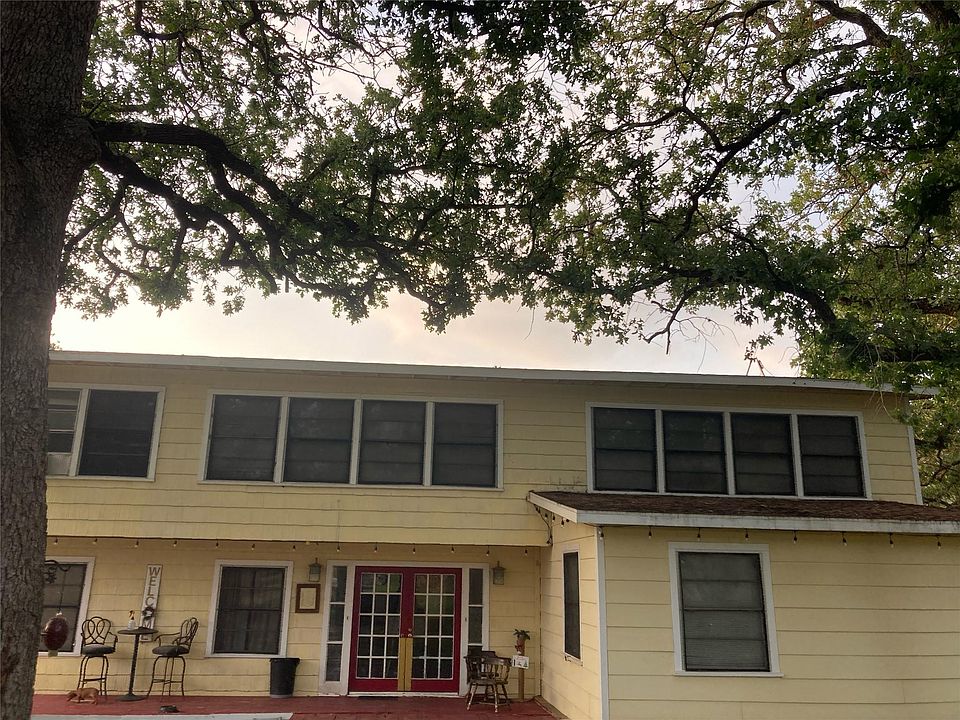 2nd image of 120 Center Creek Dr