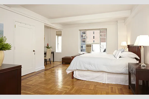 Sold by Stribling | media 3
