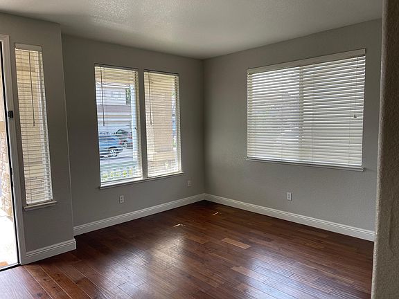 4th image of 8016 Horncastle Ave