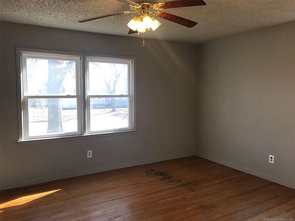 5th image of 518 S 77th Ave E