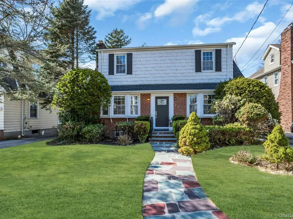 462 Morris Avenue, Rockville Centre, NY 11570