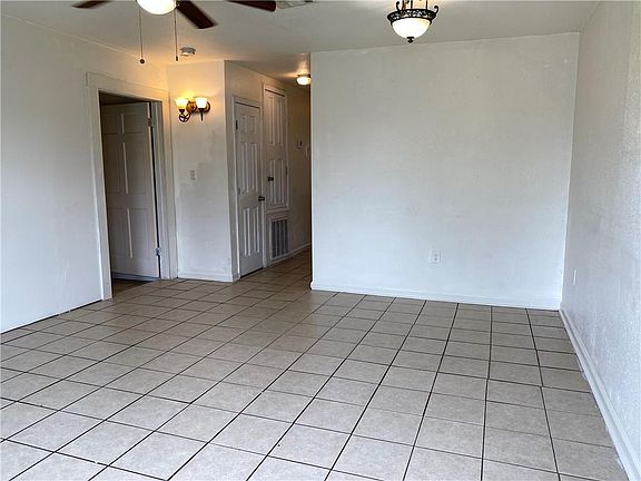 2nd image of 3033 Aspin Dr