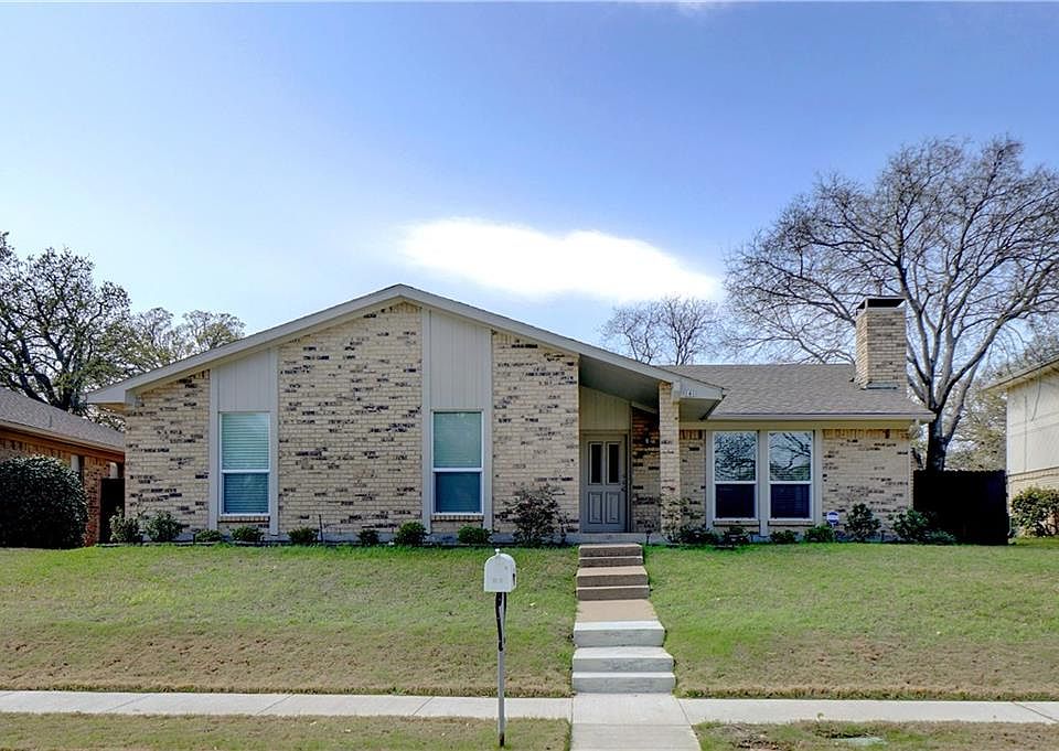 1st image of 141 Edgewood Dr