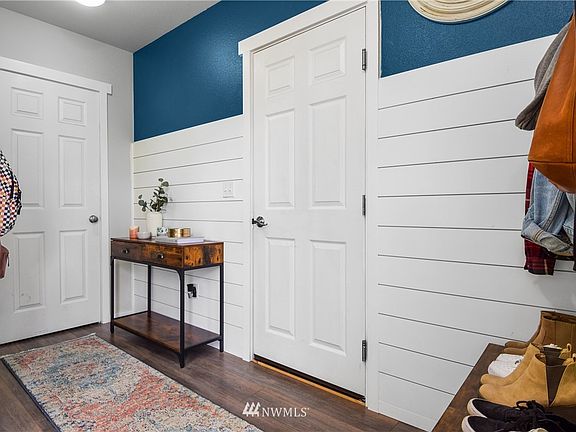 2nd image of 4114 84th Pl NE