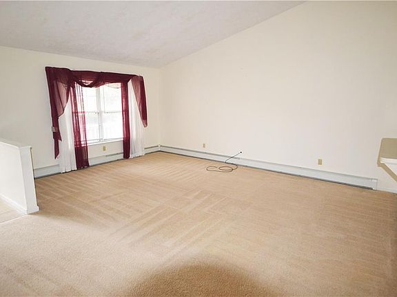 5th image of 760 Sunset Dr
