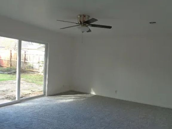 4th image of 575 Priddy Dr