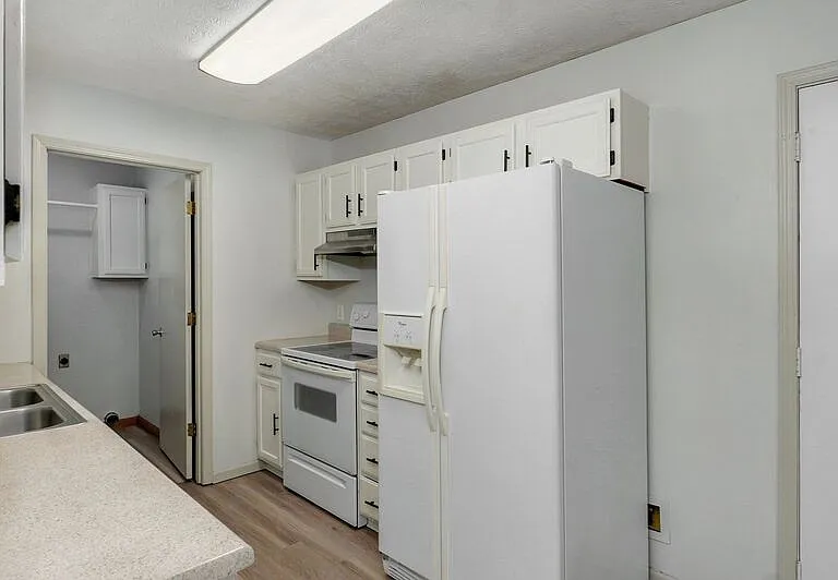 205 S Smalley St — Photo 7