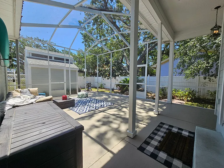 7402 S De Soto St — Photo 41