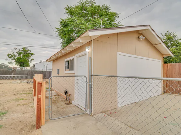 113 Bliss St #1/2, Bakersfield, CA 93307
