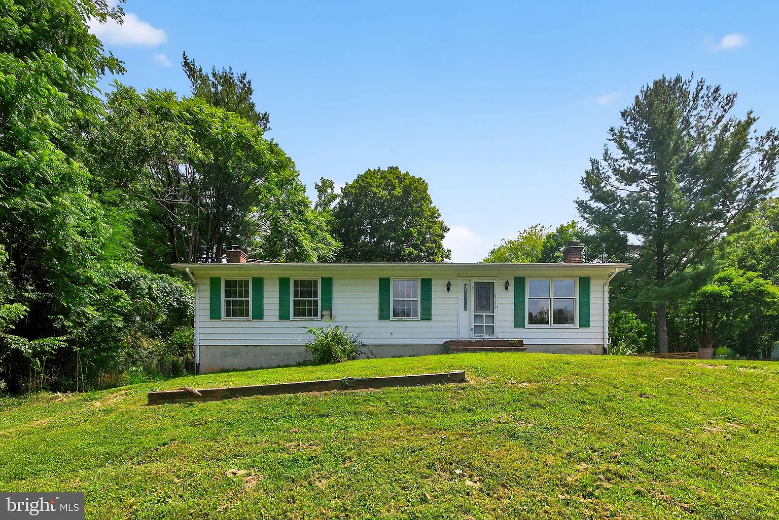 11299 Russell Rd photo 1