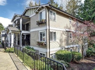 11227 NE 128th St APT I103, Kirkland, WA 98034