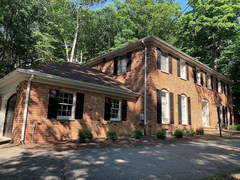 2nd image of 22 Cherry Tree Ln