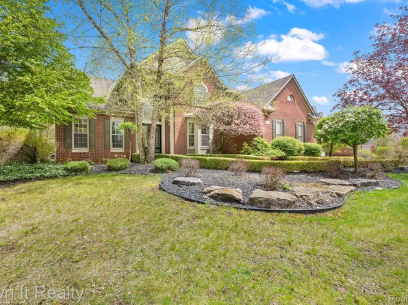 22574 Autumn Park Blvd, Novi, MI 48374