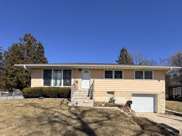 825 12th St, Monroe, WI 53566