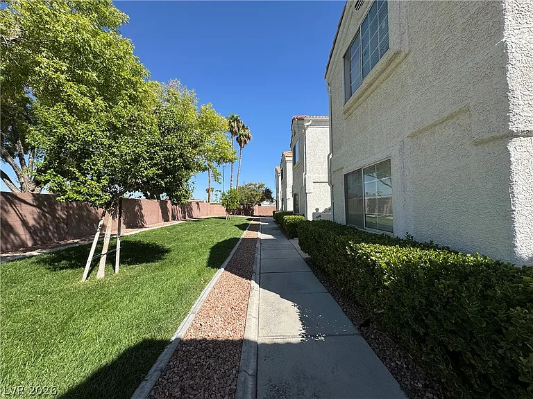 1800 Edmond St #162 — Photo 20